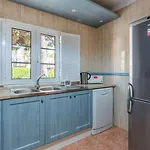 Prázdninový dům 2 Bdr House W/terrace In By Lovelystay