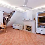 2 Bdr House W/terrace In By Lovelystay Prázdninový dům Castro Marim