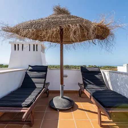 Dom wakacyjny 2 Bdr House W/terrace In By Lovelystay